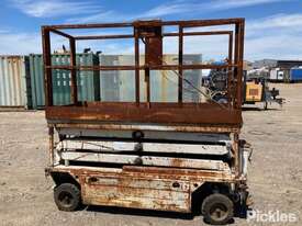 Unknown Scissor Lift - picture1' - Click to enlarge