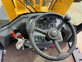 NEW UHI LG825 WHEEL LOADER, 2.5TON LIFT, (WA ONLY) - picture2' - Click to enlarge