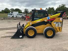 2018 Caterpillar 272D2XHP Skid Steer - picture2' - Click to enlarge