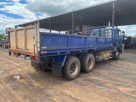 2005 Nissan UD CW445 Tipper - picture2' - Click to enlarge