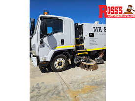 12/2007 ISUZU FSR850 ROAD SWEEPER - picture0' - Click to enlarge