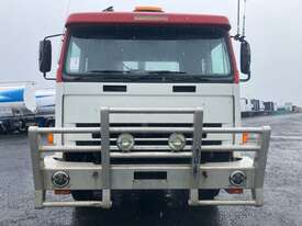 2000 International ACCO Cab Chassis - picture0' - Click to enlarge