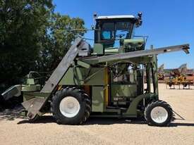 1996 Nairn 1230 Grape Harvester - picture1' - Click to enlarge