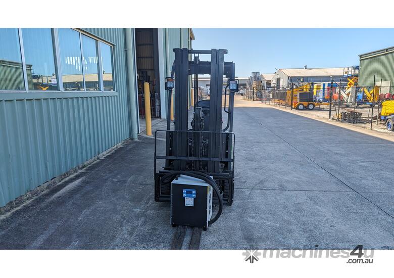 iMOW 1.8T Lithium Electric Counterbalance Forklift | 3 Wheeler