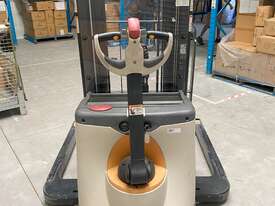 Crown SX3000 Walkie Stacker - 1.5T, 4.25m lift, Sideshift, 3yo, 450hrs - picture2' - Click to enlarge