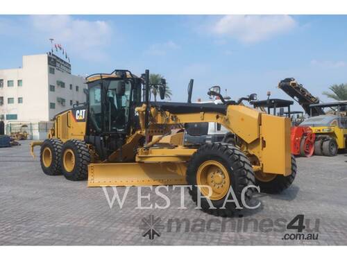 caption CAT 140M Motor Graders