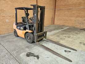 1998 Toyota 02-7FD25 Container Mast Forklift - picture0' - Click to enlarge