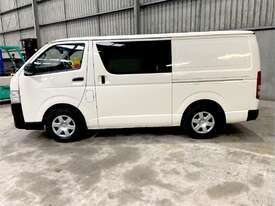 2018 Toyota Hiace  Petrol - picture0' - Click to enlarge