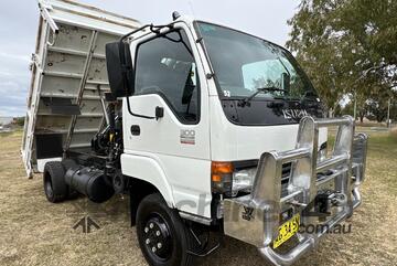 Isuzu NPS300 4x4 Single Cab Tipper with Hiab Crane Truck. Ex Govt.