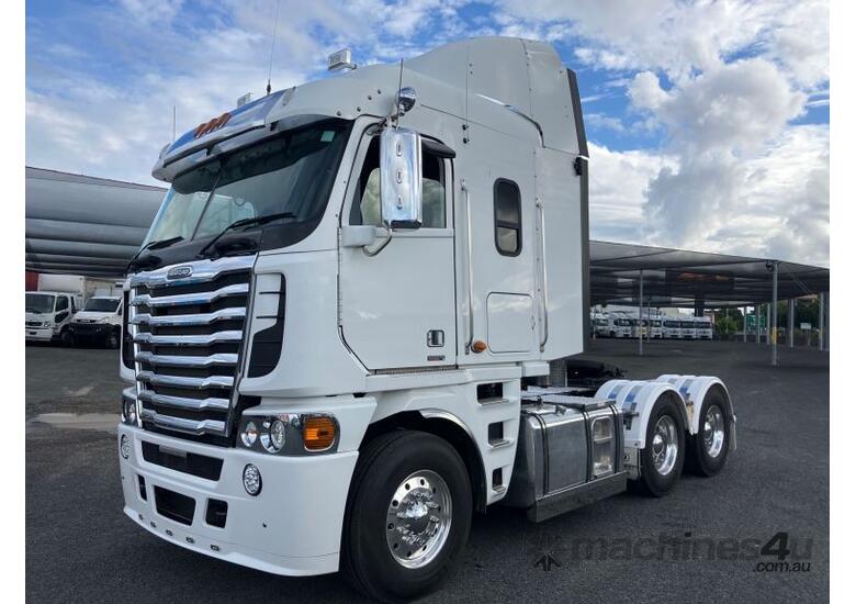 caption 2014 Freightliner Argosy 101 Prime Mover