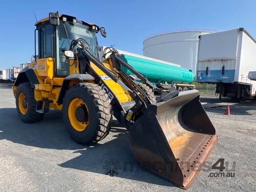 caption 2016 JCB 417HT Articulated Loader