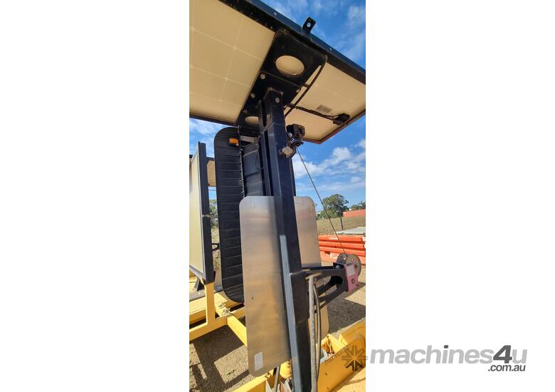 caption 2x LDC Portable Traffic Lights - To Be Sold Together SOLD PENDING