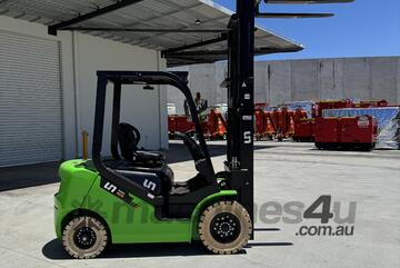 Brand   UN 2.5T Lithium Forklift