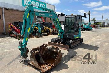 Kobelco SK55SRX-6 5.5t mini excavator with buckets