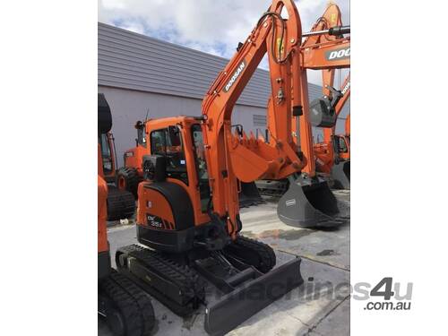 Doosan Develon Dx 35 Z mini excavator