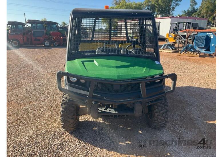 caption 2020 John Deere XUV865E Gator