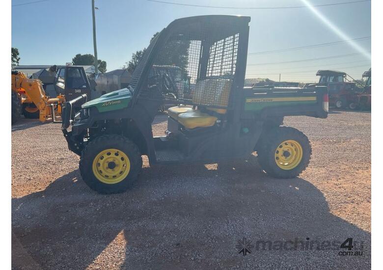 caption 2020 John Deere XUV865E Gator