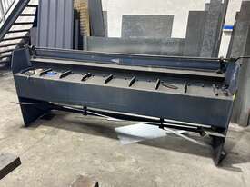 Blackburn Machinery Sheet Metal Guillotine - picture0' - Click to enlarge