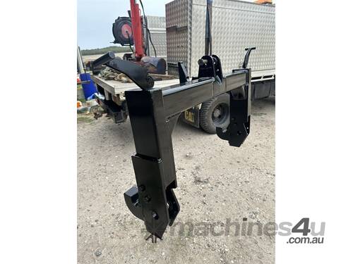 CAT 3 Quick Hitch off Magnum 