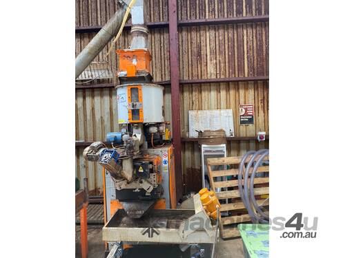 caption N-MINI Pellet Mill