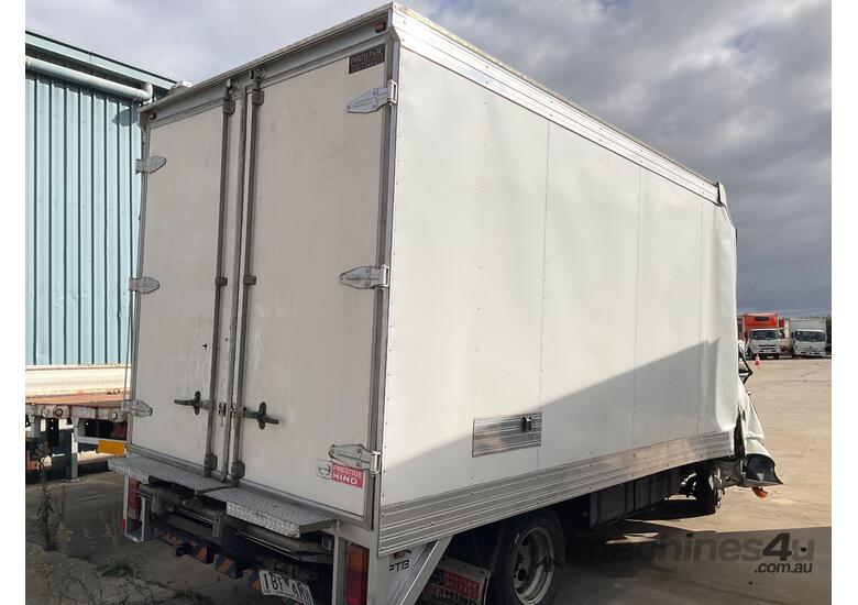 caption 2014 Hino 300 series Pantech