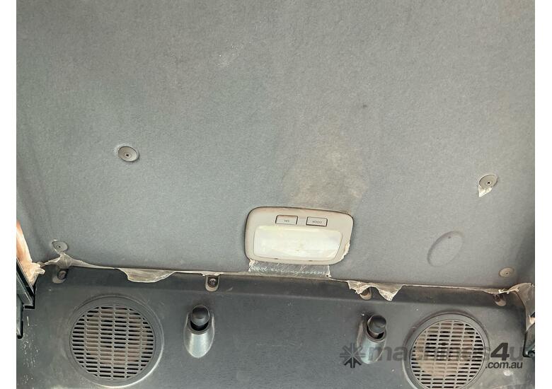 Hyundai Robex 320LC-9 Excavator (Wide Steel Tracked)