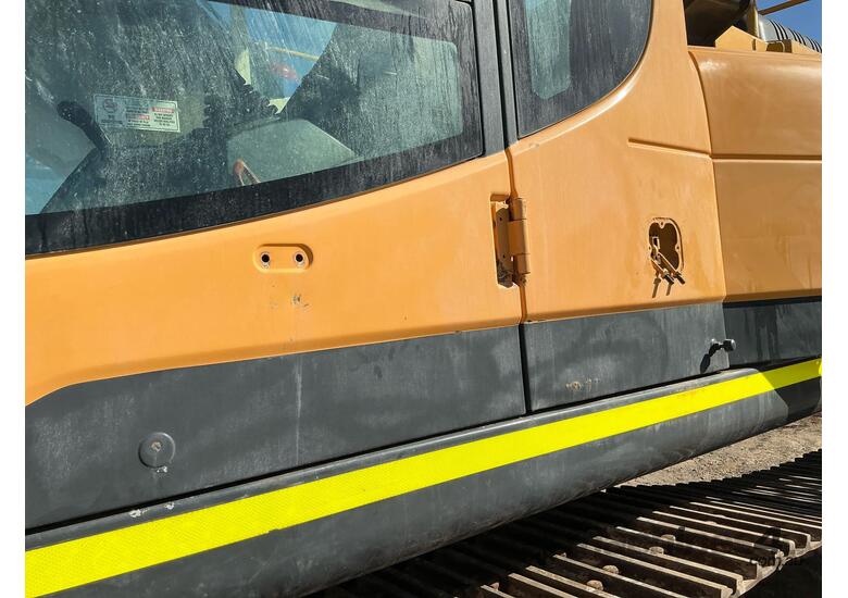 Hyundai Robex 320LC-9 Excavator (Wide Steel Tracked)