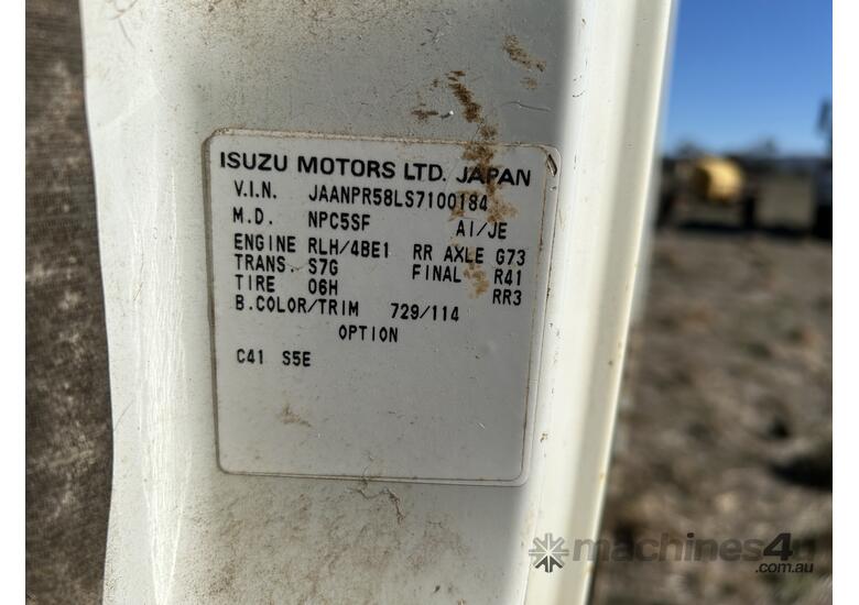 caption 1994 Isuzu NPR 200 Table Top