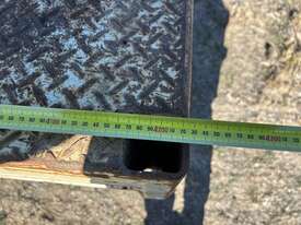 1994 Isuzu NPR 200 Table Top - picture2' - Click to enlarge