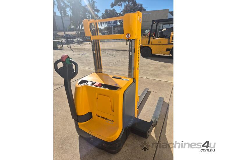 2013 Jungheinrich 1.4T Walkie Stacker