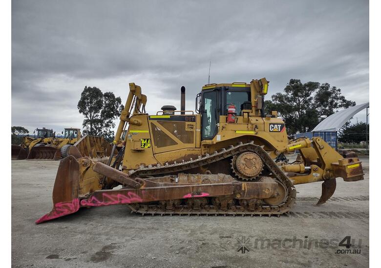 caption 2005 Caterpillar D8t