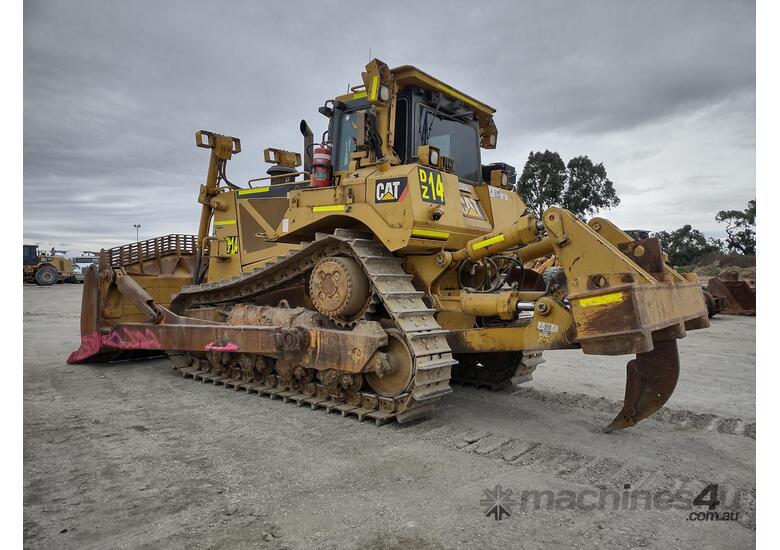caption 2005 Caterpillar D8t