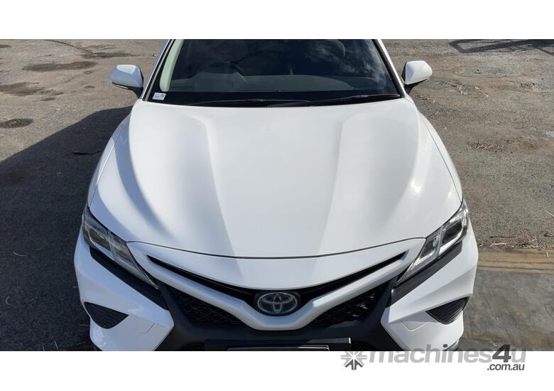 caption 2019 Toyota Camry Ascent Sport Hybrid-Petrol