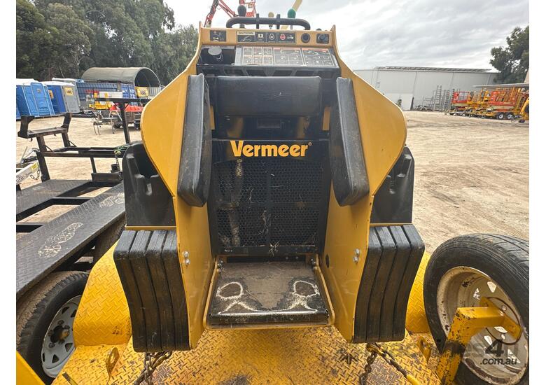 2021 Vermeer S925TX Stand Behind Mini Digger
