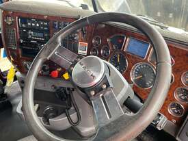 2018 Mack Superliner CLXT Prime Mover - picture1' - Click to enlarge