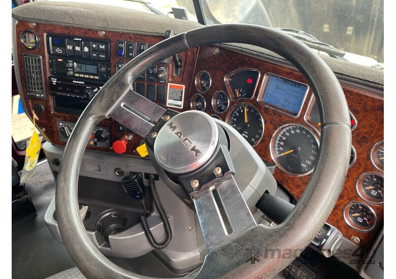 caption 2018 Mack Superliner CLXT Prime Mover
