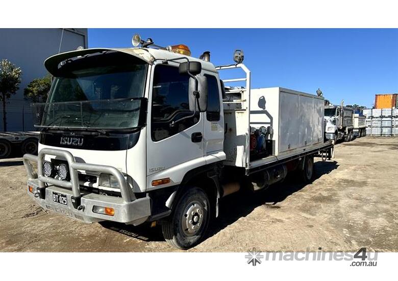 caption Isuzu FRR 500
