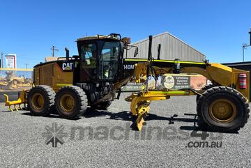 Caterpillar 2011   140M