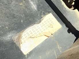 2011 Isuzu NPR Crane Truck (Service Body) - picture2' - Click to enlarge