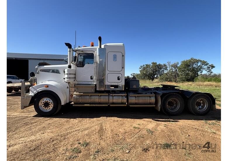 2014 KENWORTH T909 