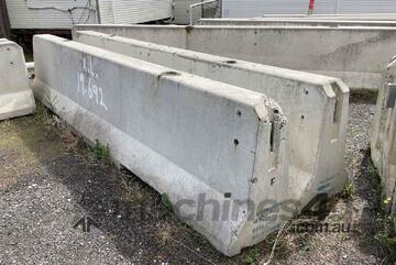 Deltabloc DB80 Concrete Jersey Barrier