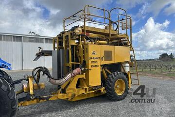 Upright   Model 900-560