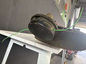 STIHL FS 250 Whipper Snipper (Ex-Council) - picture0' - Click to enlarge