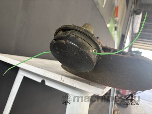 caption STIHL FS 250 Whipper Snipper (Ex-Council)