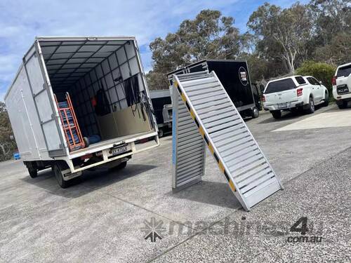 4.5m  800KG Folding Walk Board Removalist Loading Ramp