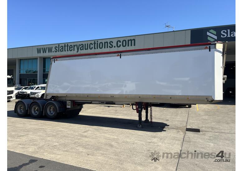 2014 Gippsland Body Builders GBB Tri-Semi Sliding A Trailer