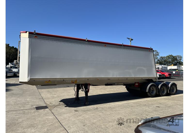 2014 Gippsland Body Builders GBB Tri-Semi Sliding A Trailer