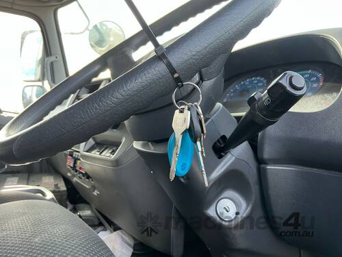 2017 UD PDC8E Pantech (Day Cab)