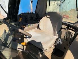 John Deere 6110M 4x4 Tractor - picture0' - Click to enlarge