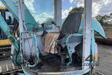 Kobelco Excavator (Steel Tracked)